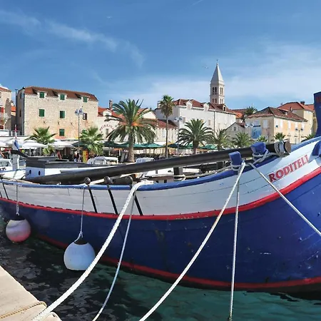 Stunning In Supetar-splitska With Wifi