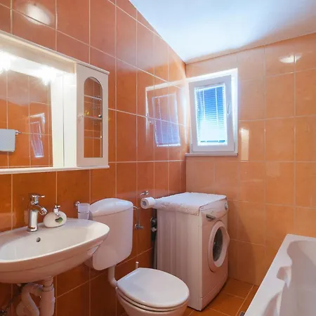 Apartamento Stunning In Supetar-splitska With Wifi Splitska