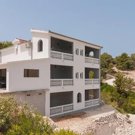 Stunning In Supetar-splitska With Wifi Apartamento