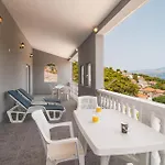 1 Bedroom Gorgeous In Supetar-splitska 公寓